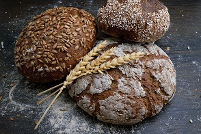 nietolerancja_glutenu Kiedy występują pierwsze objawy nietolerancji glutenu, Jakie są jelitowe objawy nietolerancji glutenu, Jakie są pozajelitowe objawy nietolerancji glutenu, Czy wiek ma wpływ na objawy nietolerancji glutenu