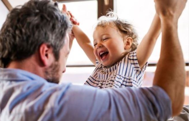 Badania DNA na ojcostwo - jak nowoczesne testy zmieniają relacje rodzicielskie