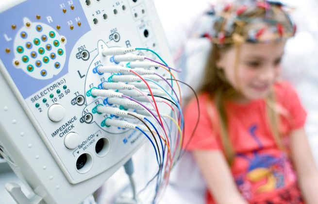 Jak przygotować dziecko do badania EEG