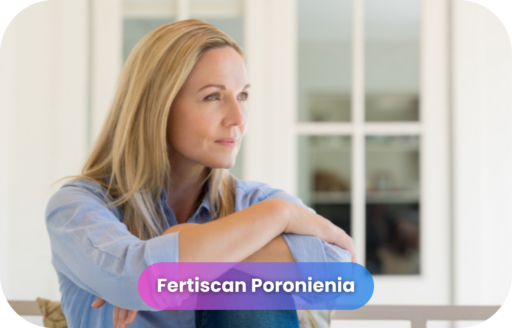 Kobieta zamyślona po poronieniu – Fertiscan Poronienia