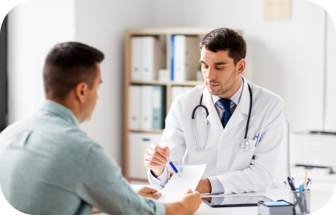Mężczyzna podczas konsultacji lekarskiej przed planowaną ciążą